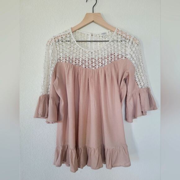 Umgee Crochet Shoulder Ruffle Top Size Small Pink Cream Boho - Picture 2 of 7